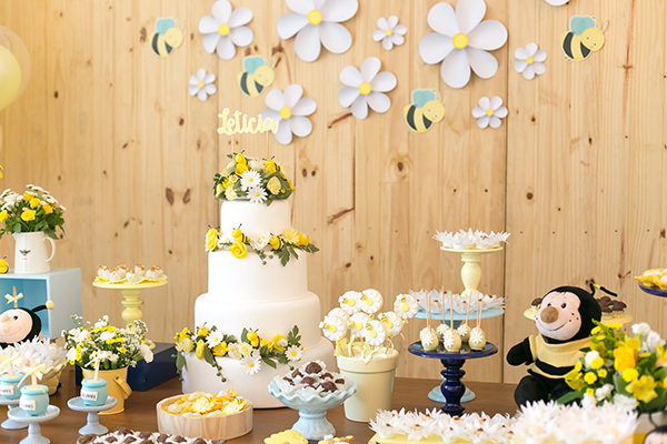 inspirações festa abelhinha simples e barata
