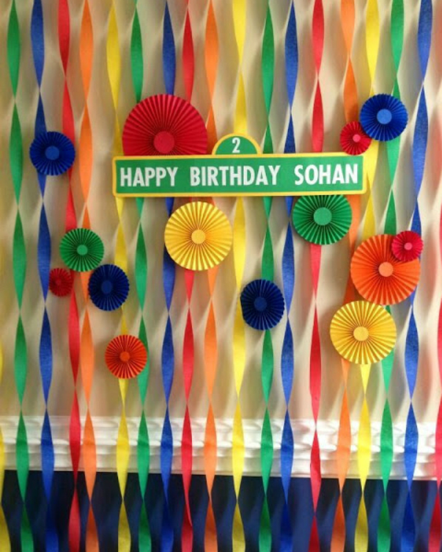 ideias criativas decoração balão papel crepom festa