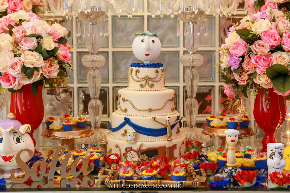 ideias criativas decoração bela e a fera 15 anos