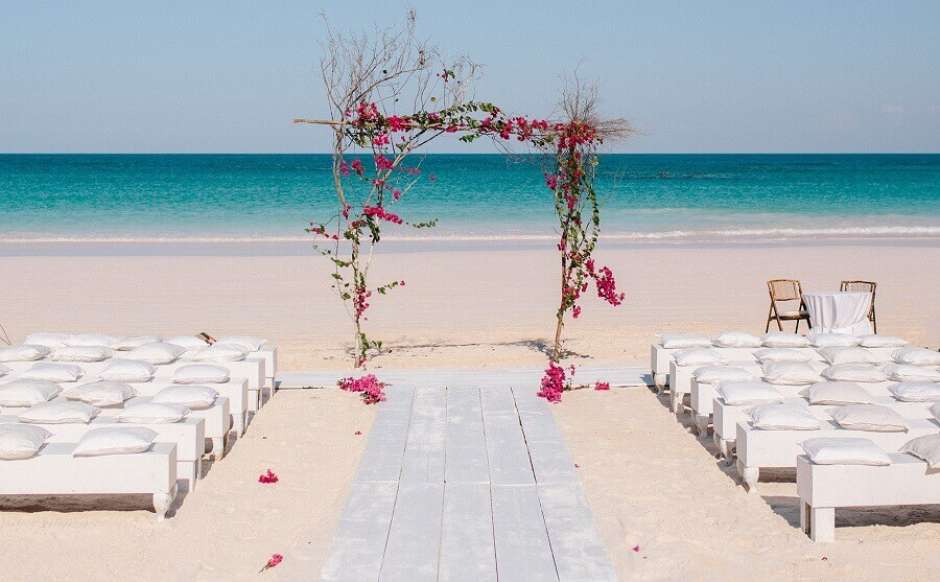 quanto custa decorar casamento praia simples