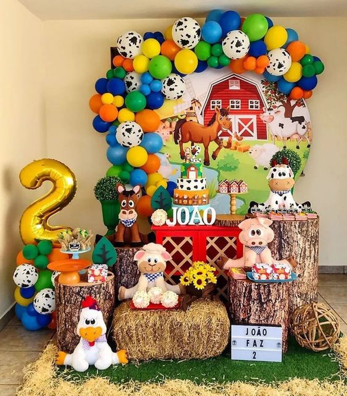 como fazer centro de mesa fazendinha menino com latas