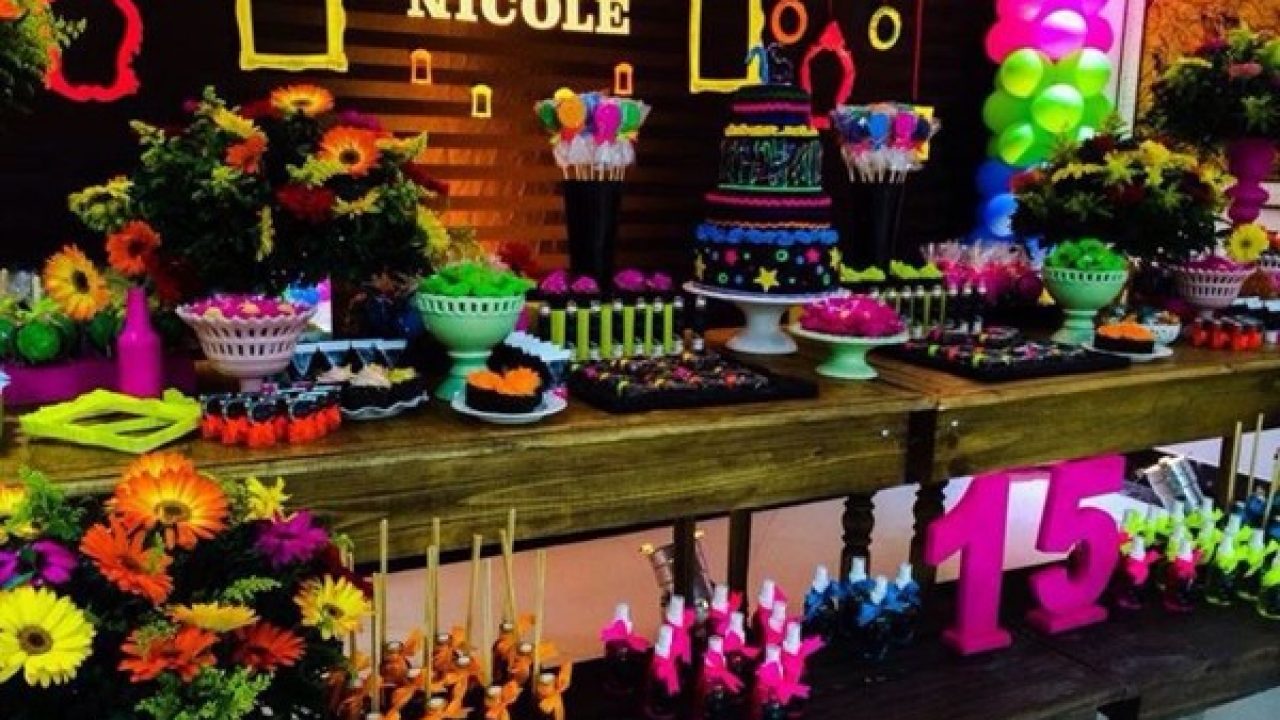luz negra vs led festa neon