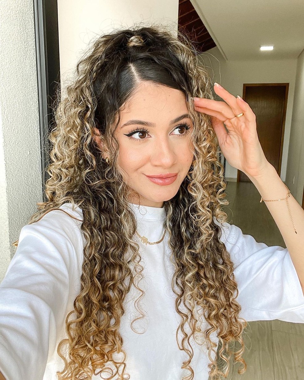 penteados fáceis cabelo cacheado