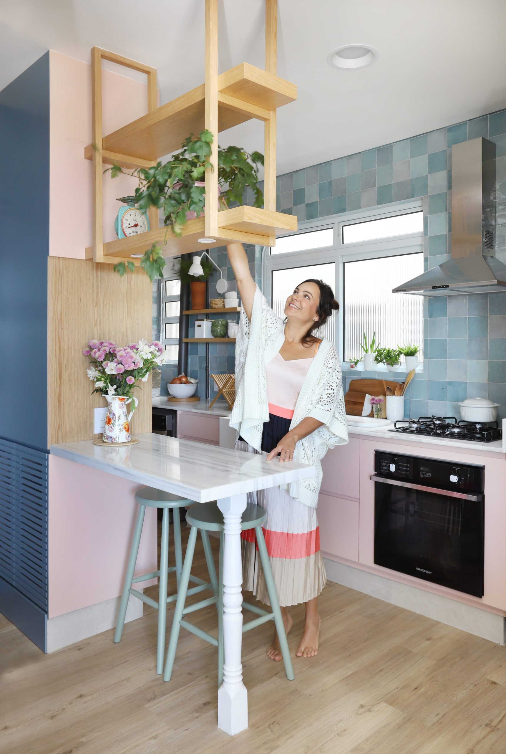 Móveis Multifuncionais: A Chave para uma Cozinha Pequena e Funcional