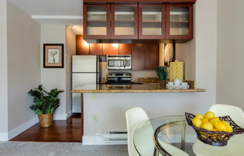 Revestimentos Inteligentes para Cozinhas Pequenas: Amplitude e Estilo