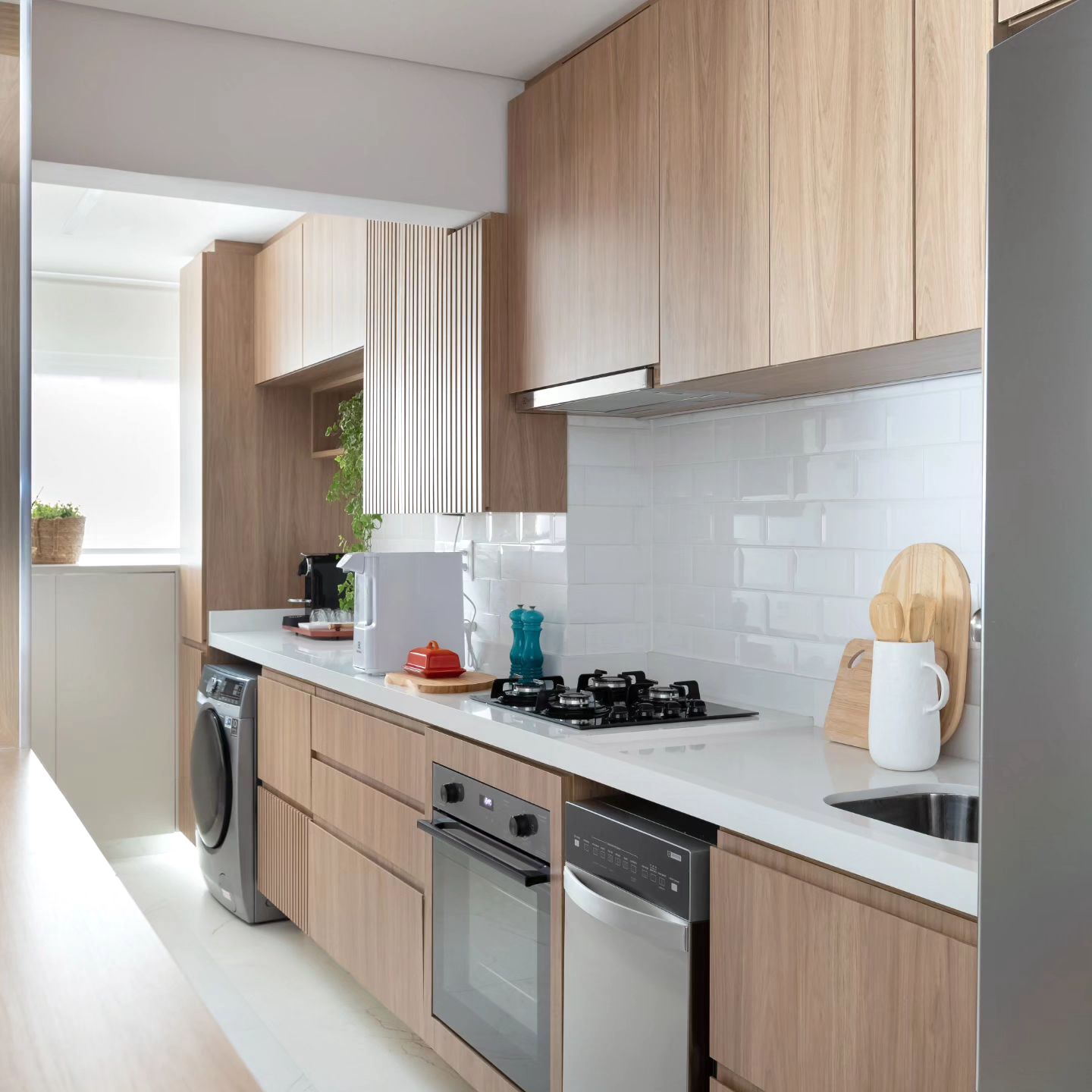 Revestimentos Inteligentes para Cozinhas Pequenas: Amplitude e Estilo