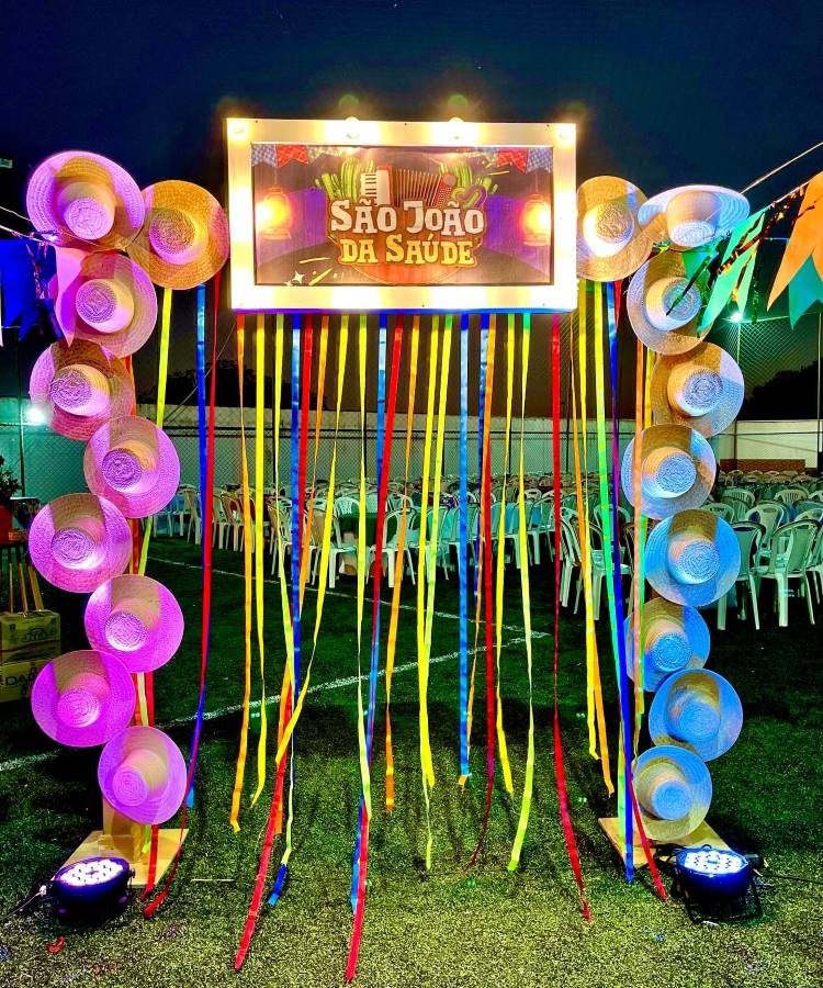 mesa de festa junina decorada