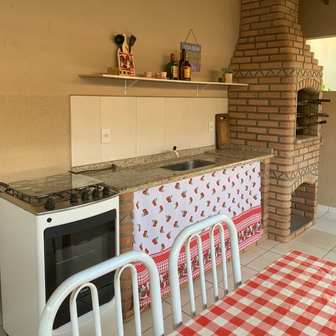 área de churrasqueira rústica vs moderna