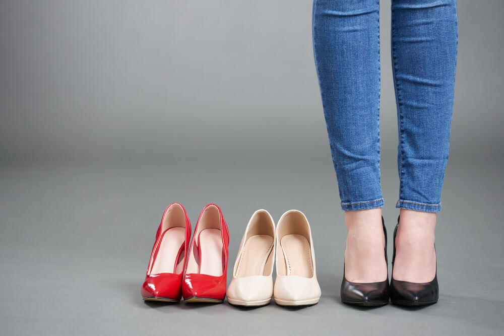 como evitar desconforto com sapatos estilosos