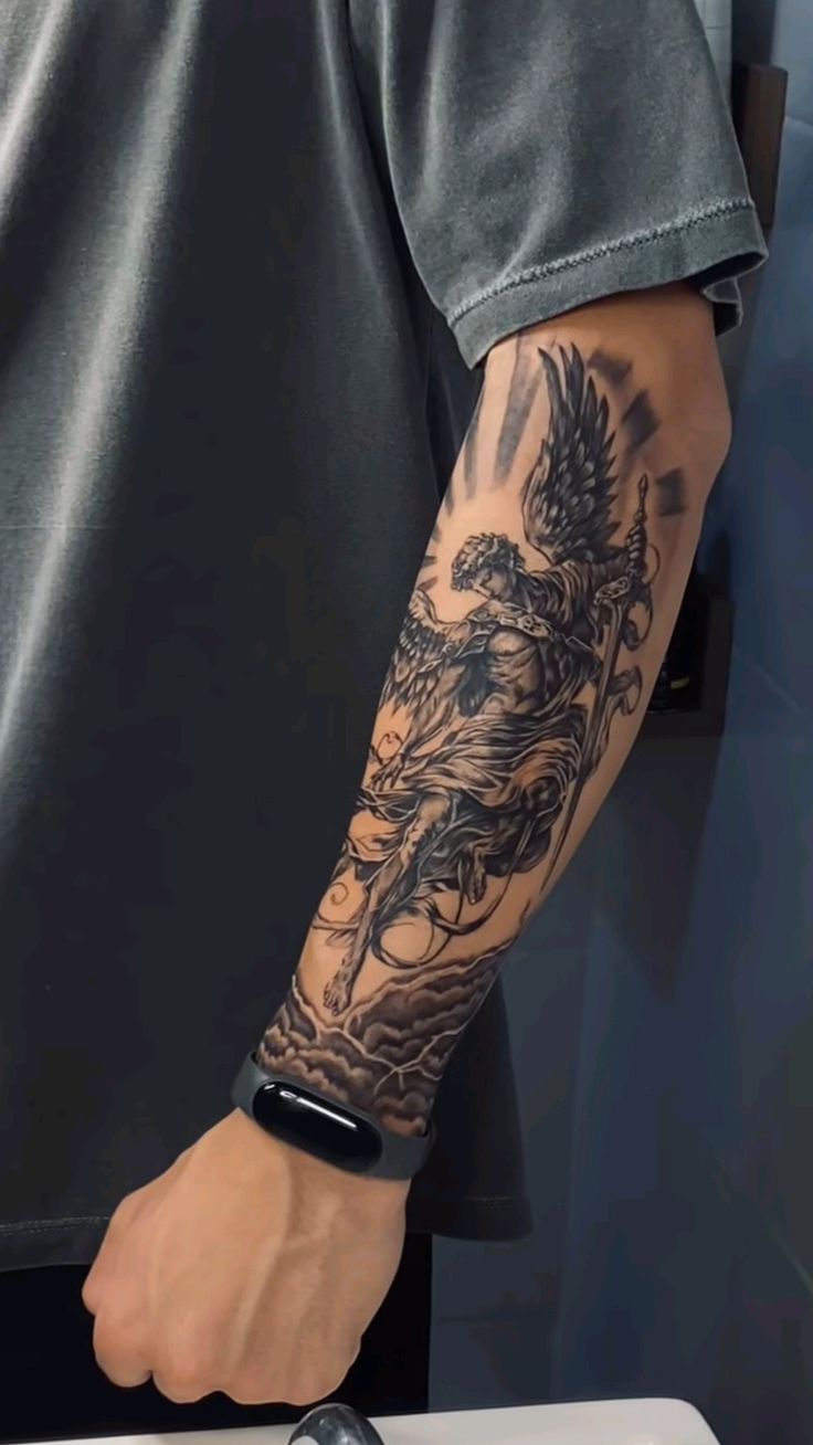 Guia Completo: Como Escolher a Tatuagem Perfeita para o Seu Braço