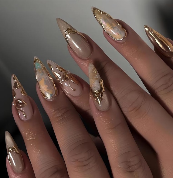 ideias de unhas postiças realistas para noivas