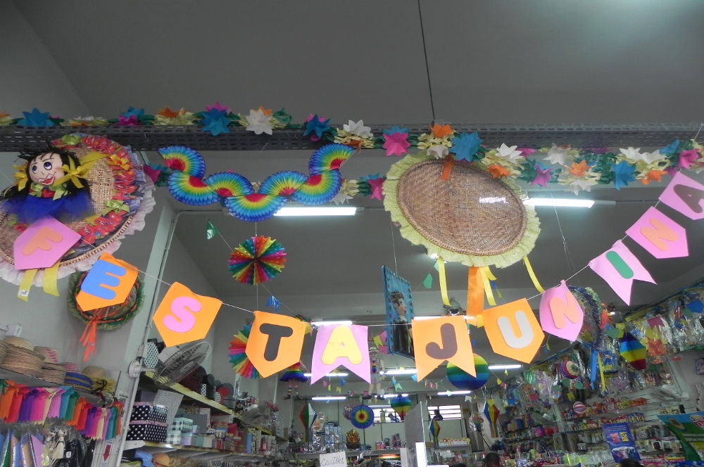 decoração vitrine São João