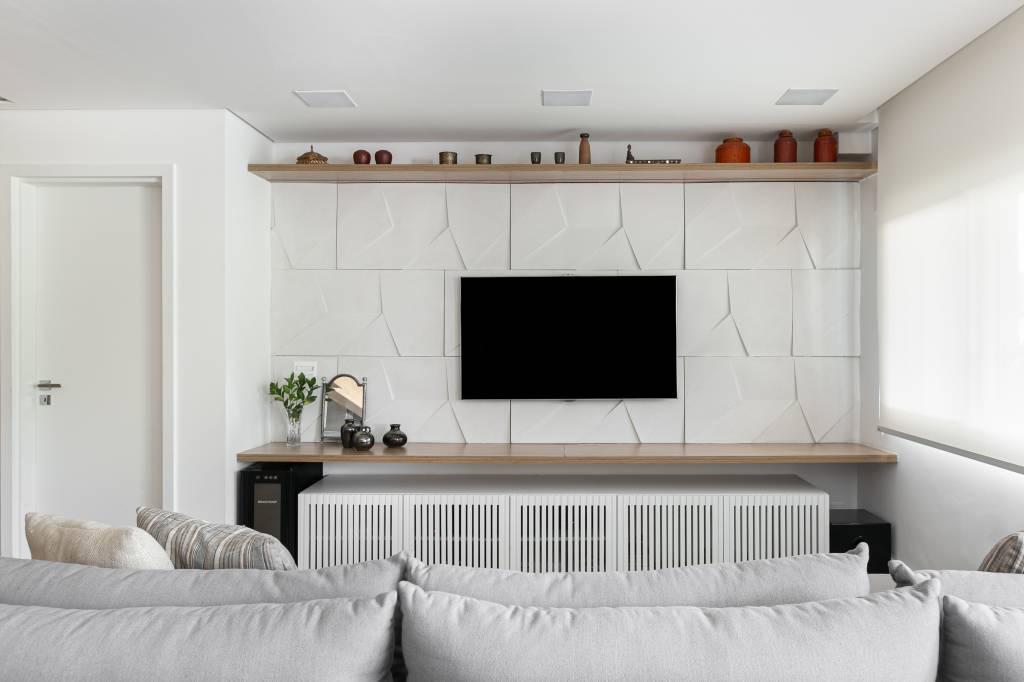 cerâmica 3d versus porcelanato amadeirado para sala