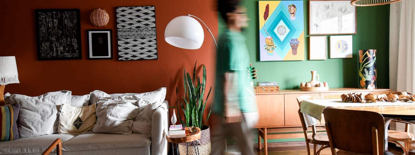 erros comuns decorar verde dourado ambientes pequenos