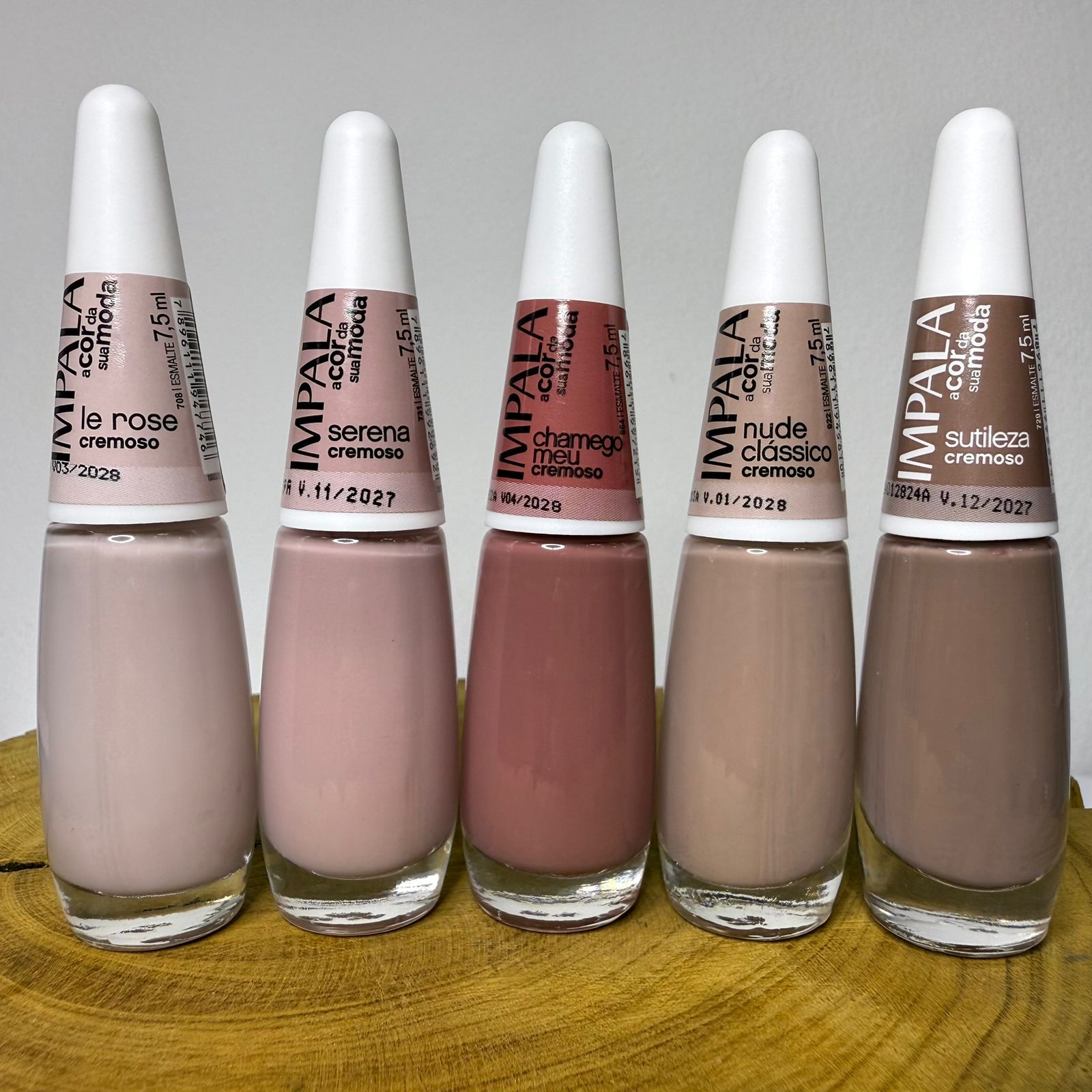 5 ideias de títulos:
1. Guia Completo: Como Usar o Esmalte Impala Nude Clássico para um Look Sofisticado
2. Impala Nude Clássico: A Versatilidade que Transforma suas Unhas
3. Dicas de Aplicação e Durabilidade do Esmalte Impala Nude Clássico
4. Tendências de Nail Art com o Esmalte Impala Nude Clássico
5. Impala Nude Clássico vs. Outras Cores: Qual Escolher para Cada Ocasião?