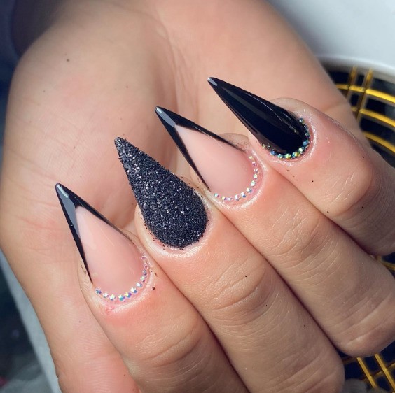 unhas de gel longas decoradas
