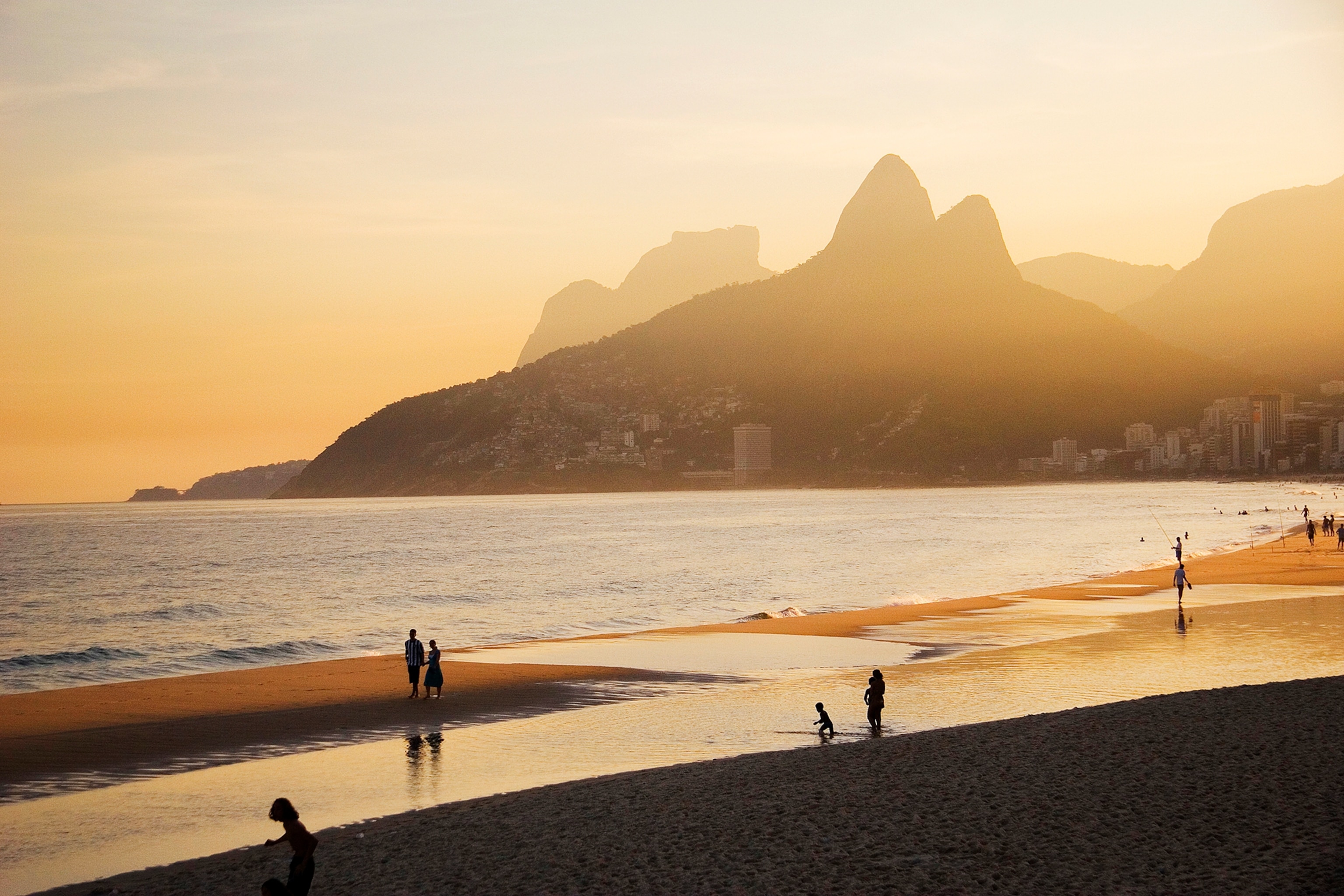 Guia Completo: Como Tirar as Melhores Fotos do Pôr do Sol no Arpoador