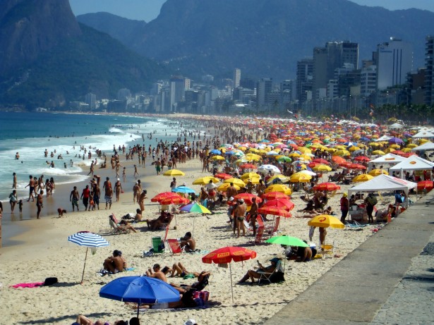 Descobrindo o Charme do Posto 9: Um Guia Fotográfico de Ipanema