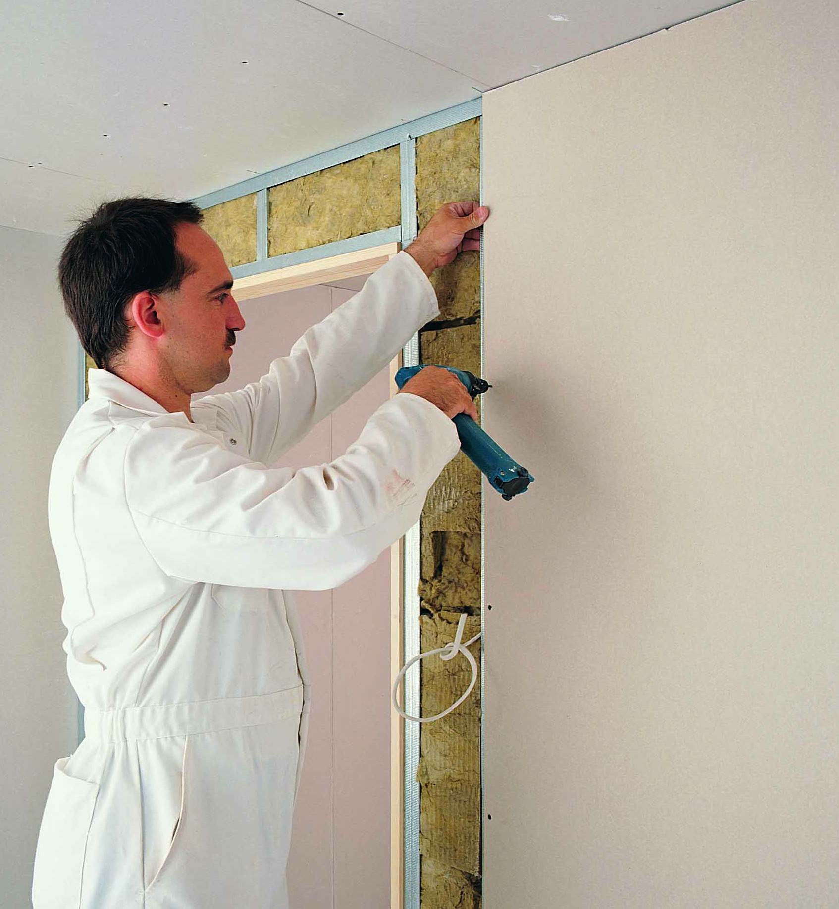 Lã de Rocha ou Lã de Vidro: Qual a Melhor Opção para seu Isolamento Acústico?