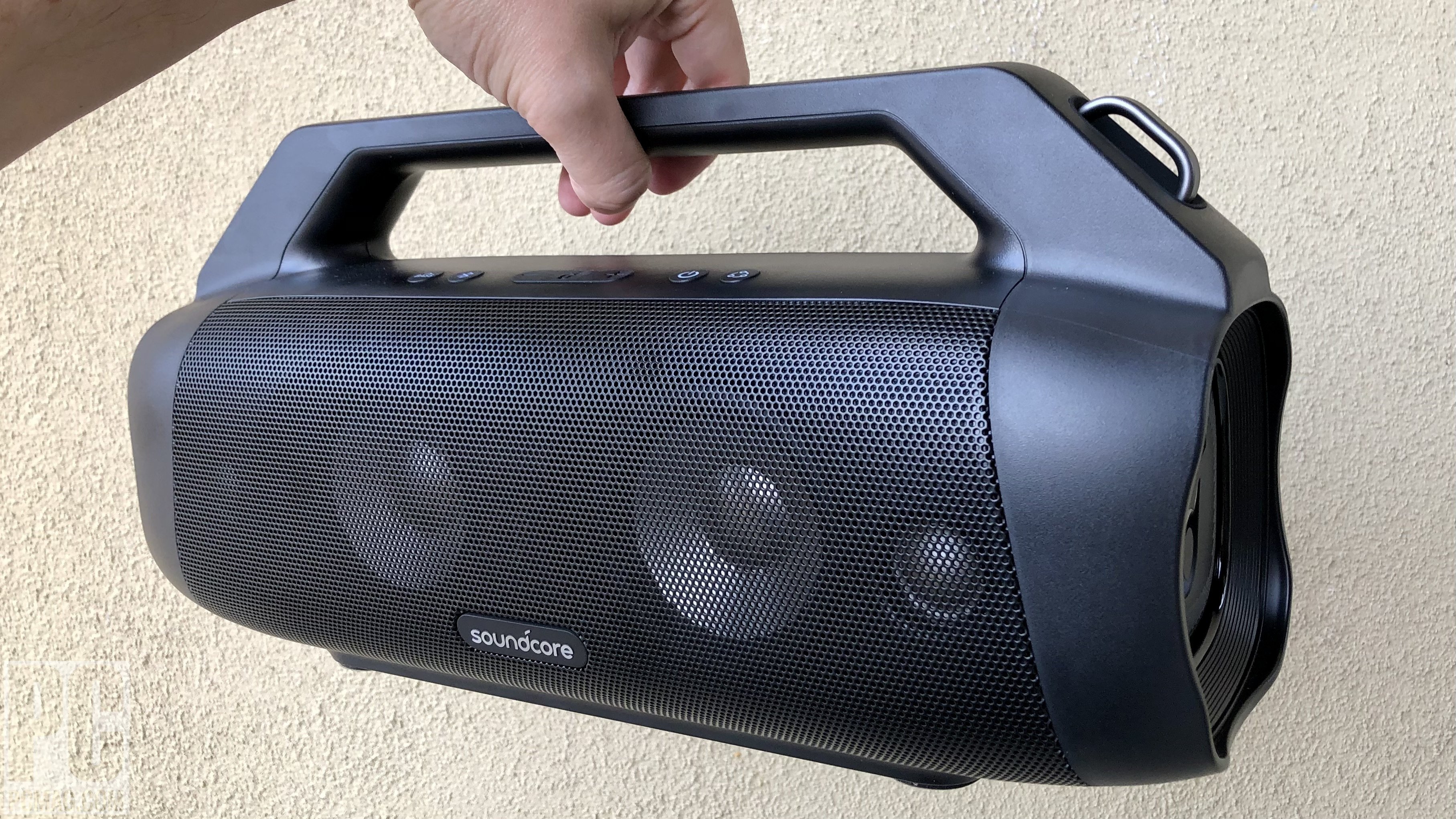 JBL Boombox 4 vs Anker Soundcore Motion Boom Plus: Qual Vale Mais a Pena?