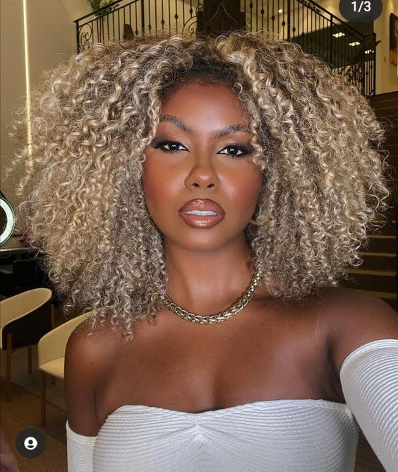 Loiro Mel Dourado: Inspirações e Dicas para Conquistar o Tom Perfeito