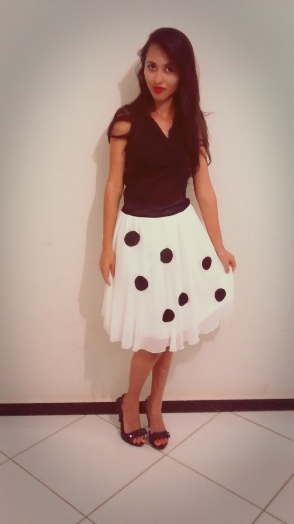 Vestido rodado com poá (estampa de bolinhas)