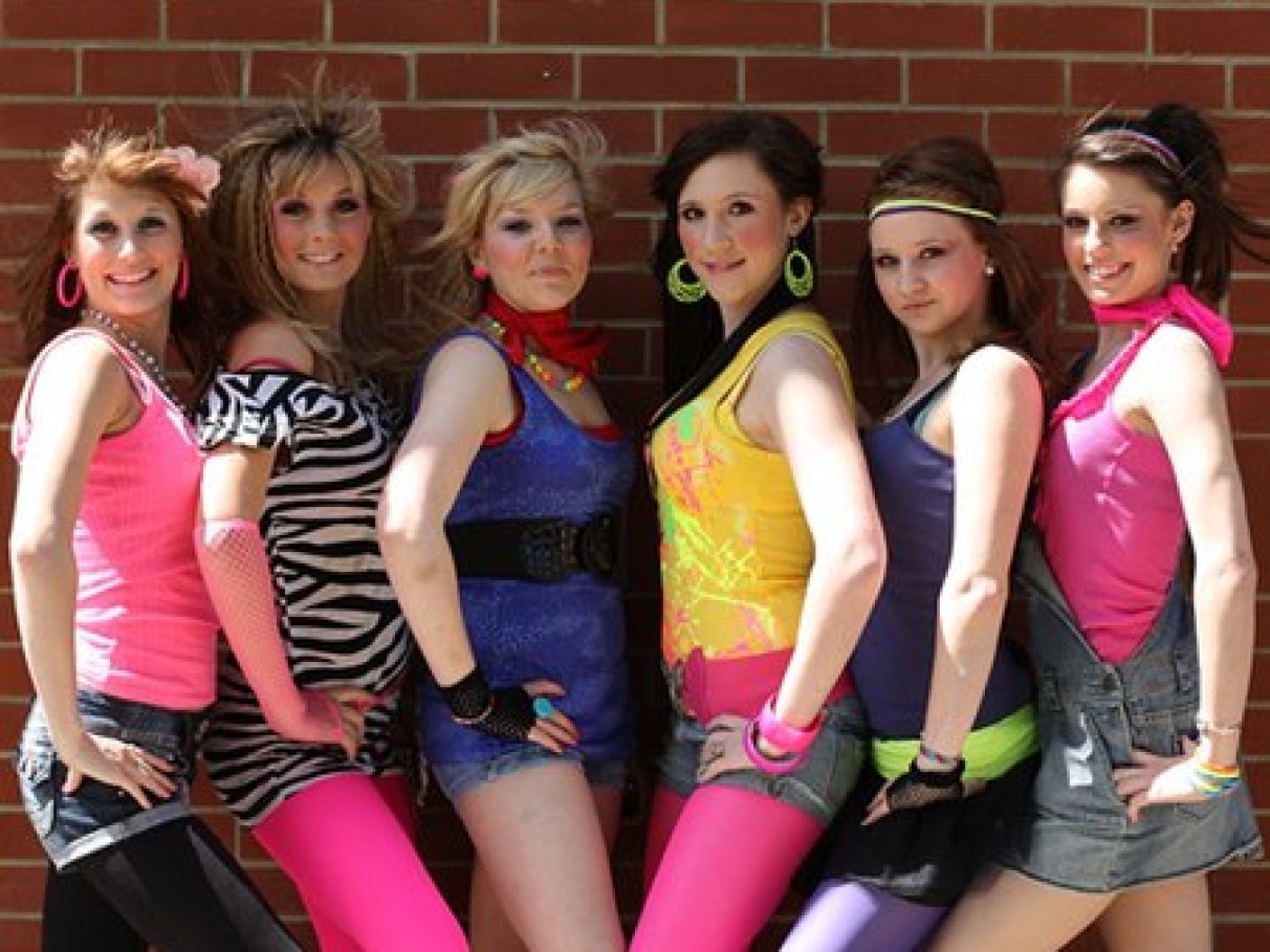 inspiração look anos 80 feminino para festa