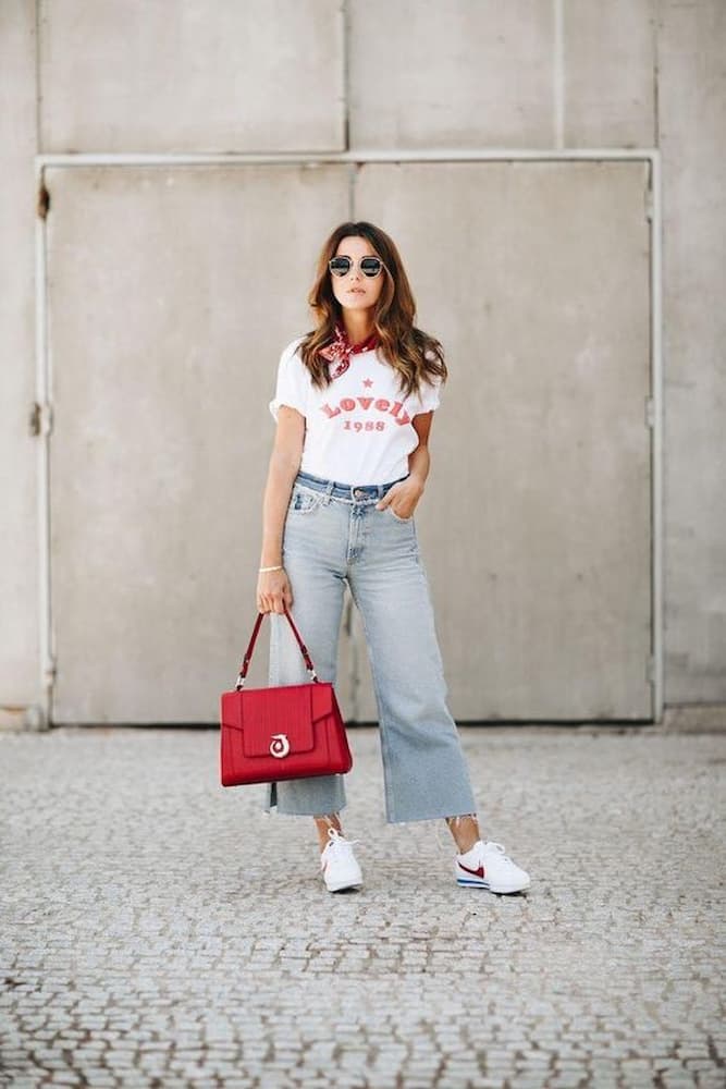 looks com jeans e camiseta para sair