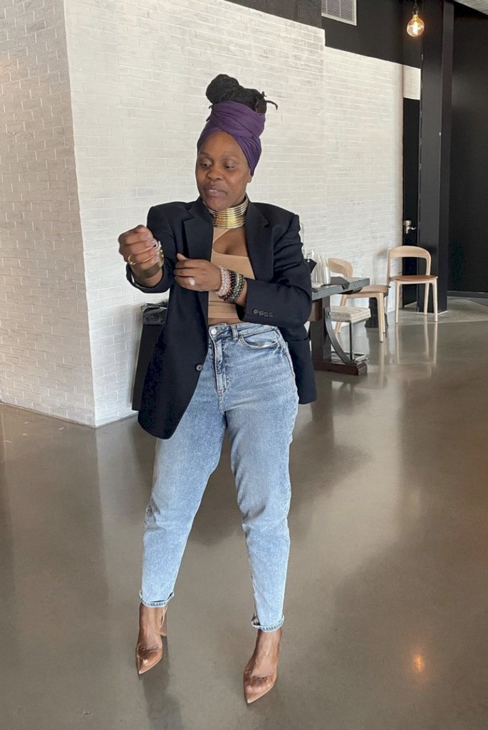 calça mom com tricô