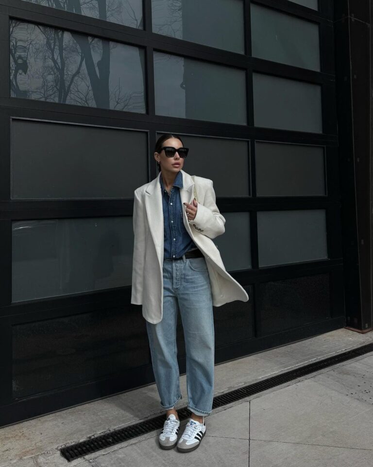 calça mom com trench coat