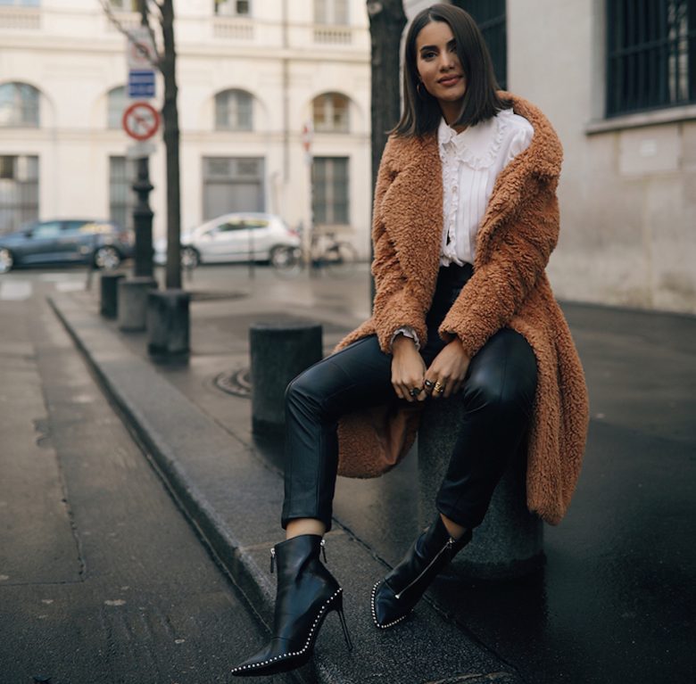 casaco teddy com calça pantalona