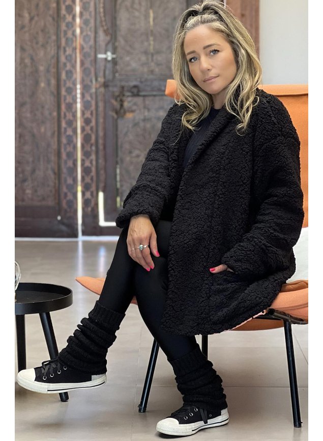 casaco teddy com vestido