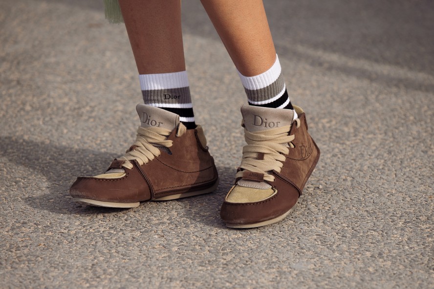 tendência tênis marrom feminino