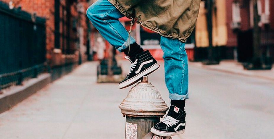 tendências de looks com tênis 2026