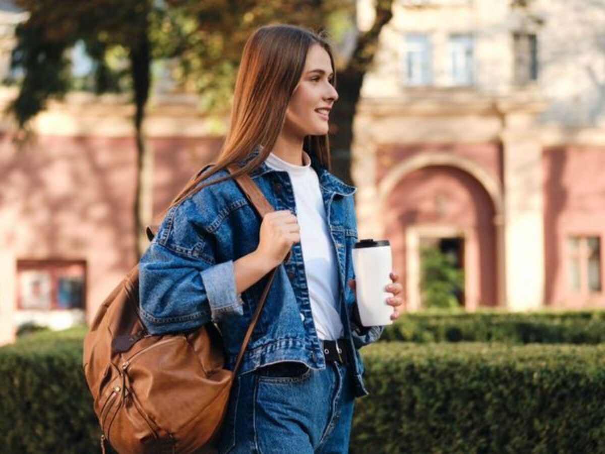 Como montar um guarda-roupa cápsula para a faculdade