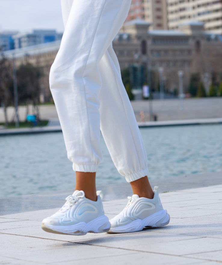 moda feminina com tênis
