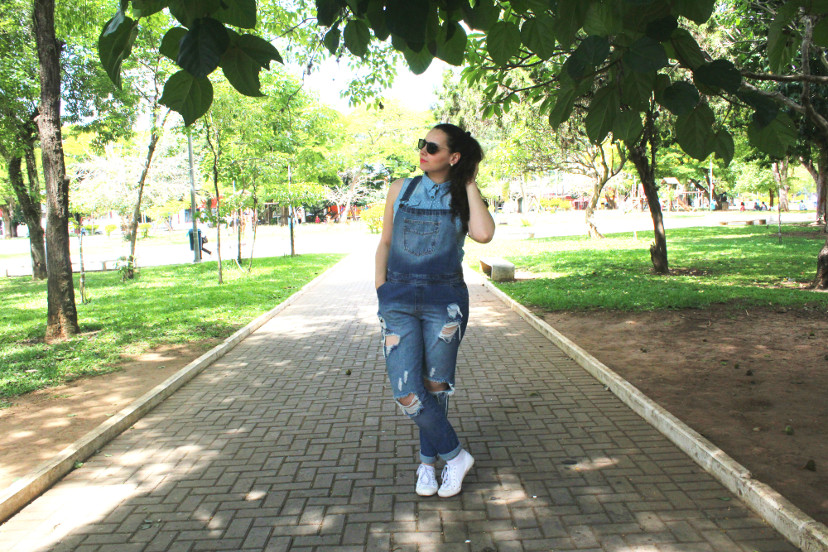 macacão jeans pantalona como usar