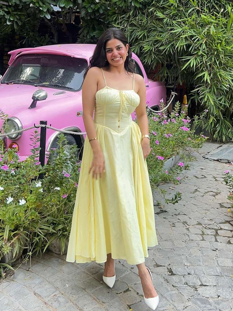 5 ideias de títulos:
1. Casamento de Dia: Guia Completo de Looks para Convidadas
2. Do Casual ao Elegante: Opções de Trajes para Casamentos Diurnos
3. Tecidos e Cores Ideais para Brilhar em Casamentos Durante o Dia
4. Dicas de Acessórios e Calçados para Casamentos Diurnos
5. Looks Masculinos para Casamento de Dia: Estilo e Conforto