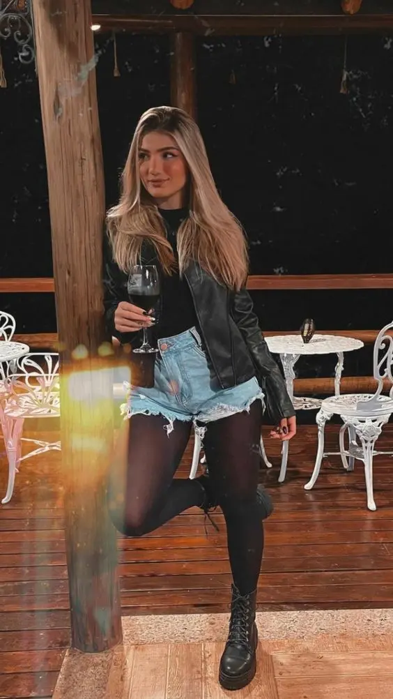 look noite barzinho com jaqueta de couro