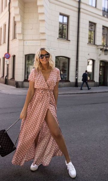 look tenis e vestido