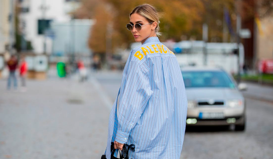 10 looks com camiseta oversized feminina para arrasar