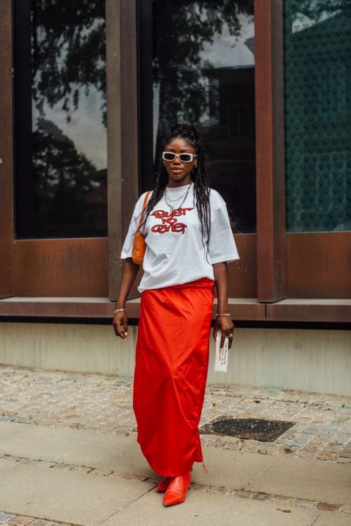 camiseta oversized vs camiseta normal qual escolher