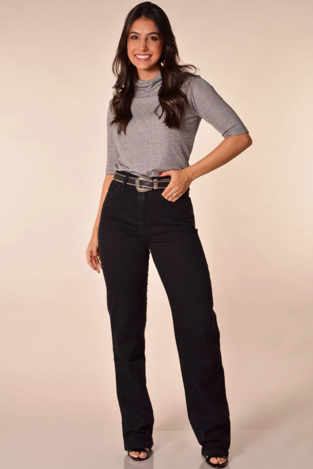 calça jeans preta com jaqueta de couro