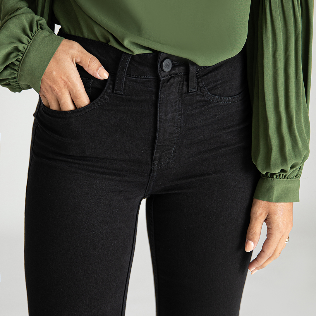 calça jeans preta casual