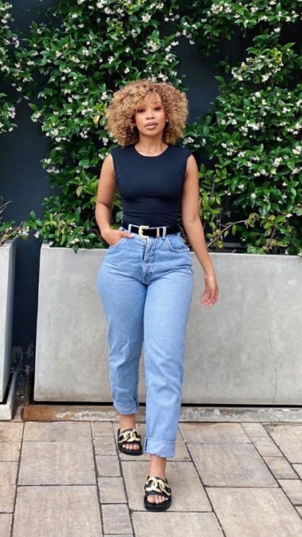 calça mom outfit