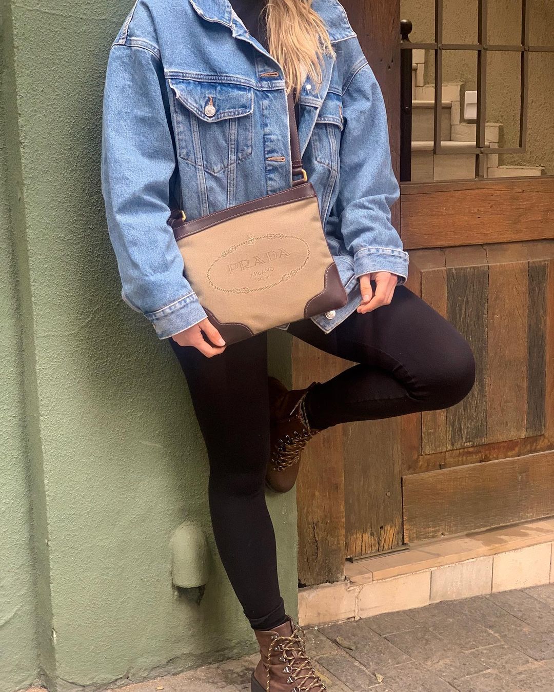 Looks de Trabalho com Jaqueta Jeans: Elegância e Modernidade