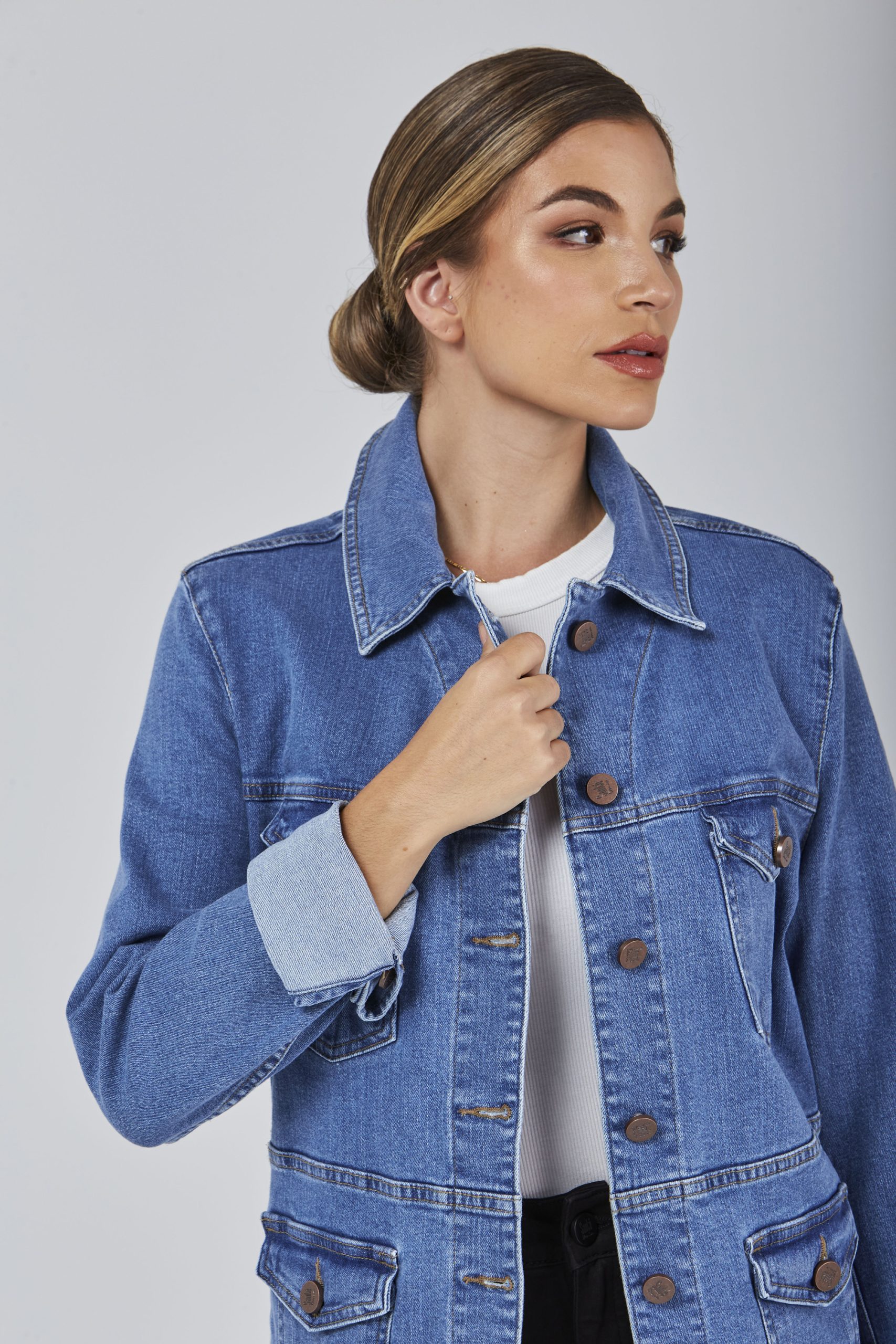 looks com jaqueta jeans