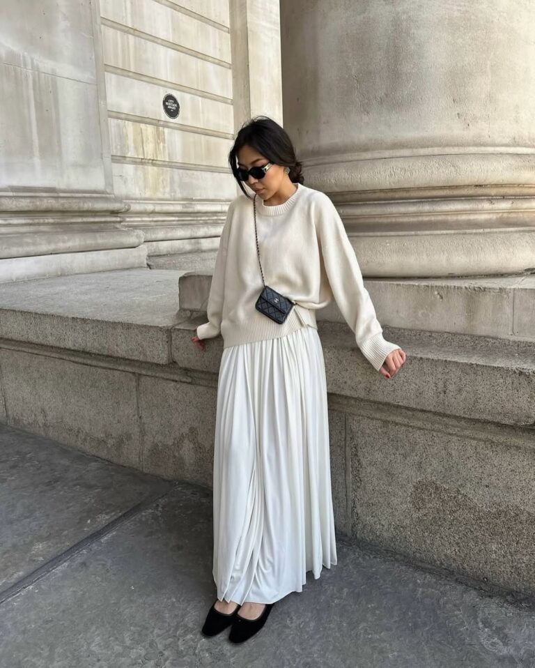 5 ideias de títulos:
1. Saia Branca: Guia Completo de Estilos e Combinações
2. 7 Looks Incríveis com Saia Branca para Arrasar em Qualquer Ocasião
3. Saia Midi Branca: A Peça Chave que Transforma seu Guarda-Roupa
4. Do Casual ao Sofisticado: Como Usar a Saia Branca em Diferentes Estilos
5. Tendências de Saia Branca: Descubra os Modelos Mais Desejados