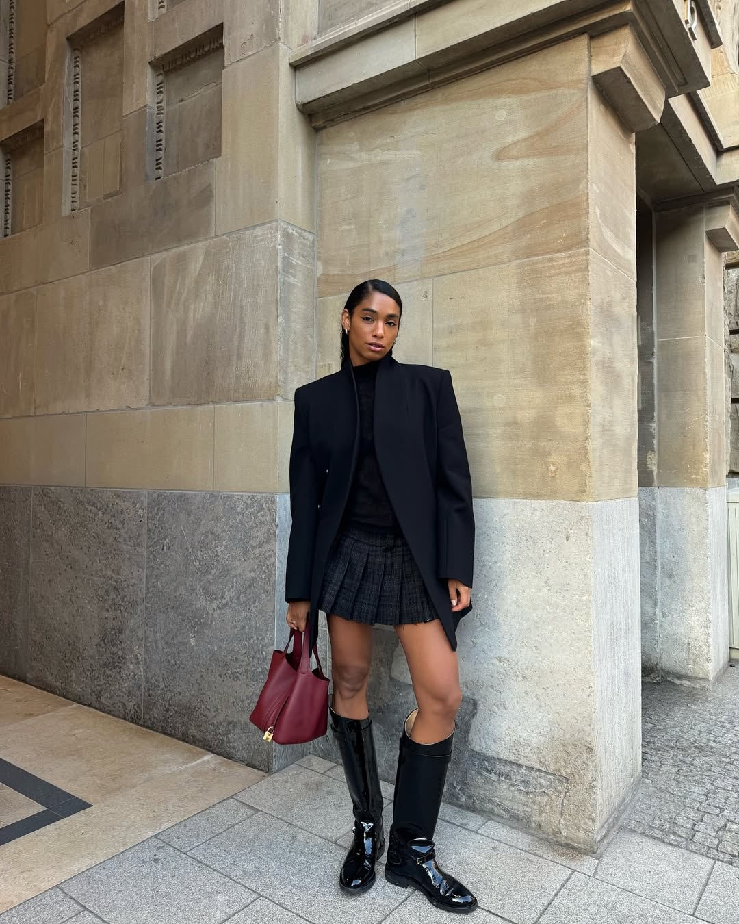 saia plissada curta preta como usar