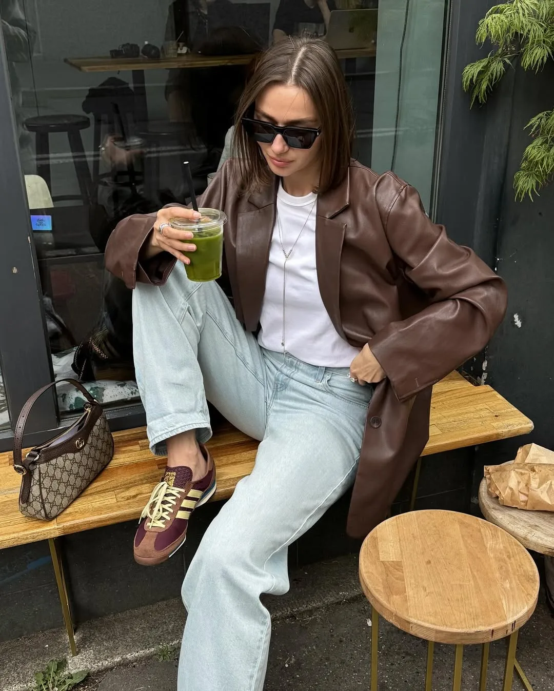 looks com tênis marrom feminino